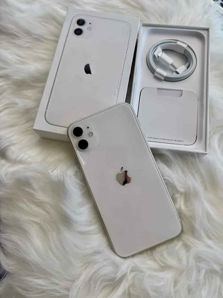 lomlcart's tweet photo. wts lfb ph

✶ iphone 11 128gb (11 days old only)
♡ white

💸 29,500

— factory unlocked
— no issue
— no dents or scratches
— can pass as brandnew
— 100% battery health 
— openline
— ntc approved

dm for inquiries! 

⌗ helping a friend https://t.co/WF1PLWWKZe