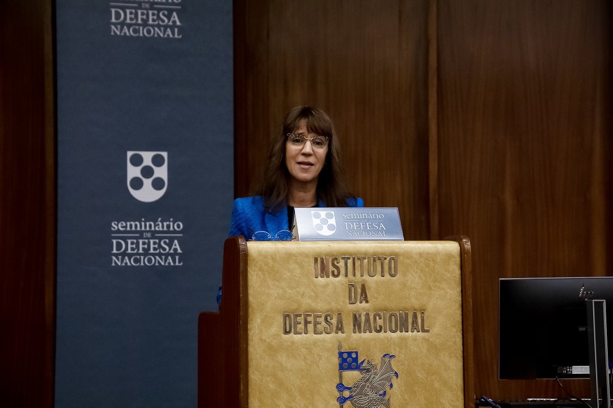 defesa_pt's tweet photo. Resiliência num Contexto de Competição Geopolítica. Este foi o tema do V Seminário de Defesa Nacional, um espaço de reflexão sobre políticas de defesa. No @IDNPORTUGAL, a MDN destacou a importância da cooperação com parceiros que partilham os nossos valores, como 🇪🇺, @NATO ou 🇺🇳. https://t.co/u84MtjPYtq