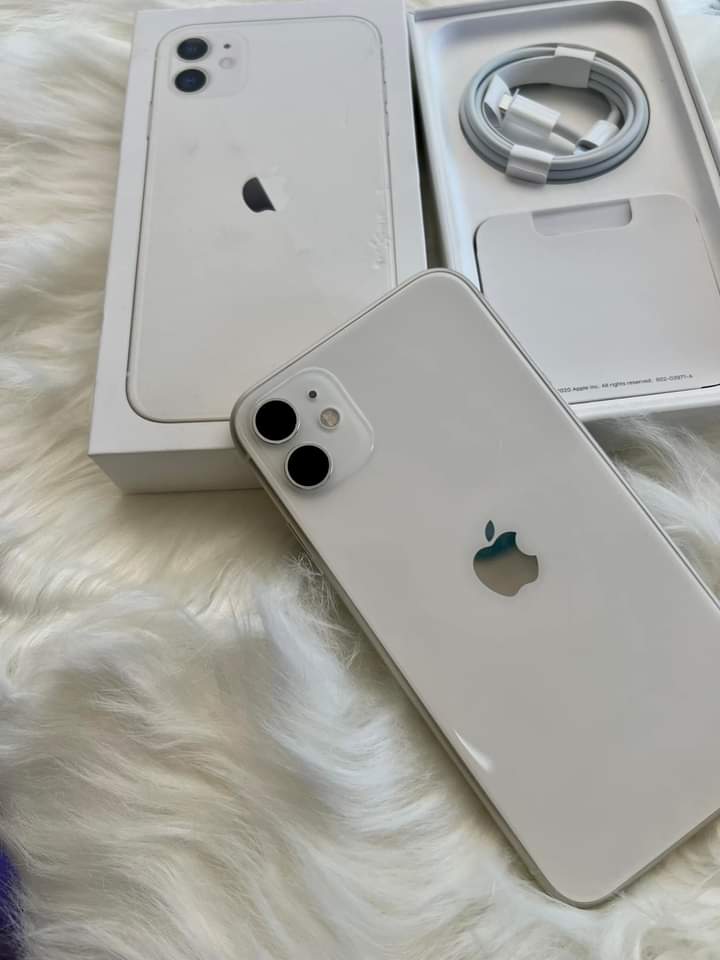 lomlcart's tweet photo. wts lfb ph

✶ iphone 11 128gb (11 days old only)
♡ white

💸 29,500

— factory unlocked
— no issue
— no dents or scratches
— can pass as brandnew
— 100% battery health 
— openline
— ntc approved

dm for inquiries! 

⌗ helping a friend https://t.co/WF1PLWWKZe