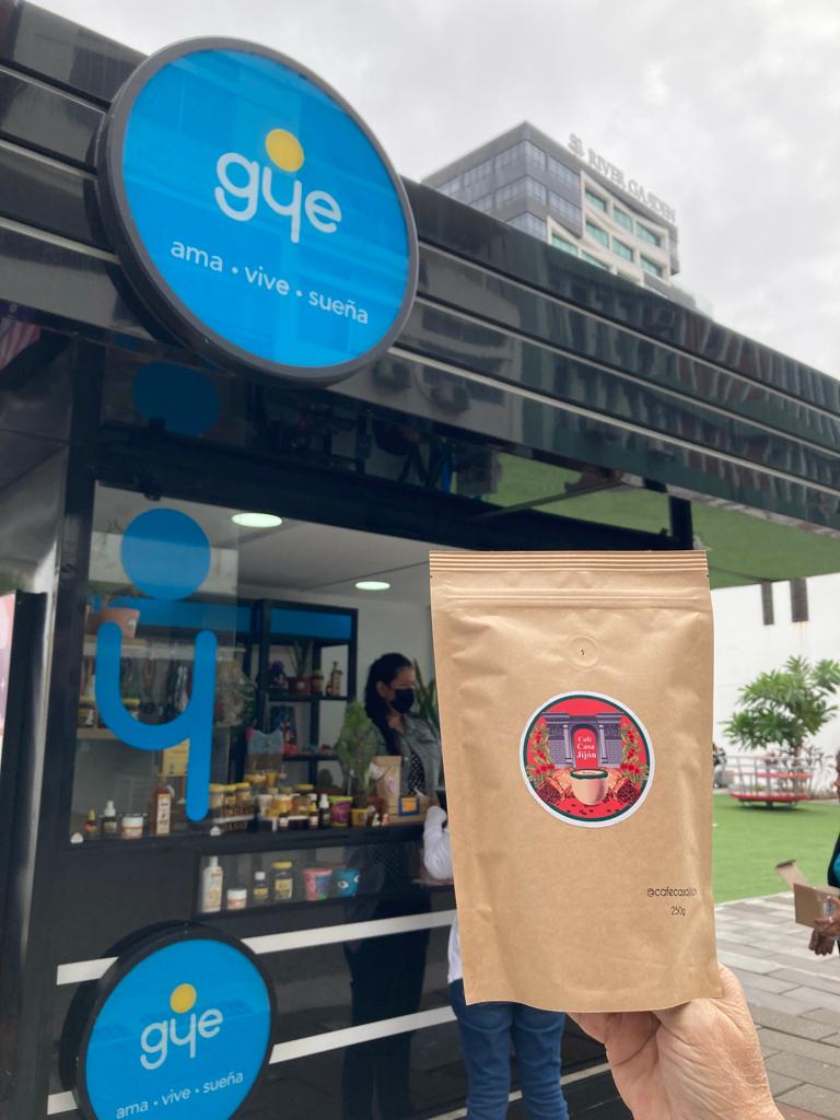 Siempre me preguntan en qué lugar físico pueden comprar nuestro café de especialidad ecuatoriano. ☕️ Les dejo el dato que lo pueden encontrar en el #KioscoÉpico Guayaquil hasta este sábado 25 de noviembre.

📍Zona gastronómica, calle Panamá y Luzárraga, junto al parque infantil.