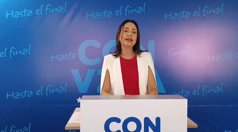 #AHORA | María Corina Machado (<a href="/MariaCorinaYA/">María Corina Machado</a>) sobre sus líneas estratégicas: "La primera es el gran aparato de integridad electoral, la segunda es la gran alianza nacional y la tercera es la alineación global". 

"Yo asumo el liderazgo de este proceso y necesito que te integres