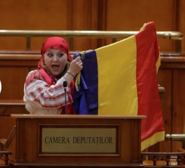 TCovid1984's tweet photo. #Romania has its own #Mileni, her name is #Sosoaca and among other things, she proposed to treat those "terrorists" who managed covid19 crimes just like Israel treats Hamas terrorists, as the enemies of the people, killed and put in plastic bags.
She's the next President! 😂 https://t.co/yQQfgzbNJ3