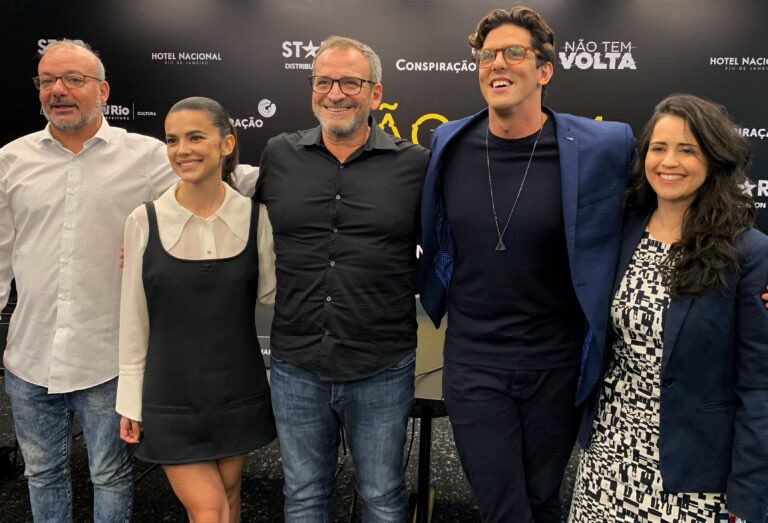 EsposoDaManu's tweet photo. Entrevista completa com Manu Gavassi e Rafael Infante + Produção e Direção do filme “Não Tem Volta”, que estréia amanhã (23 de Novembro), nos cinemas de todo o Brasil! Texto por mim ❣️https://t.co/U51pzLpqmm #NãoTemVolta https://t.co/gvVKAUBxYo