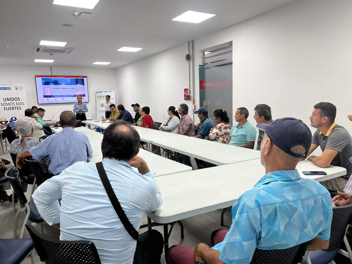 EsantSantander's tweet photo. En 📍San Vicente de Chucurí, socializamos el 50% de avance del proyecto de consultoría. 

Revisamos junto a la Admón Mpal, contratistas de consultoría, interventoría y comunidad sobre los estudios, diseños y viabilidad para el acueducto que beneficiará a las veredas de: https://t.co/uiioCVWGVI