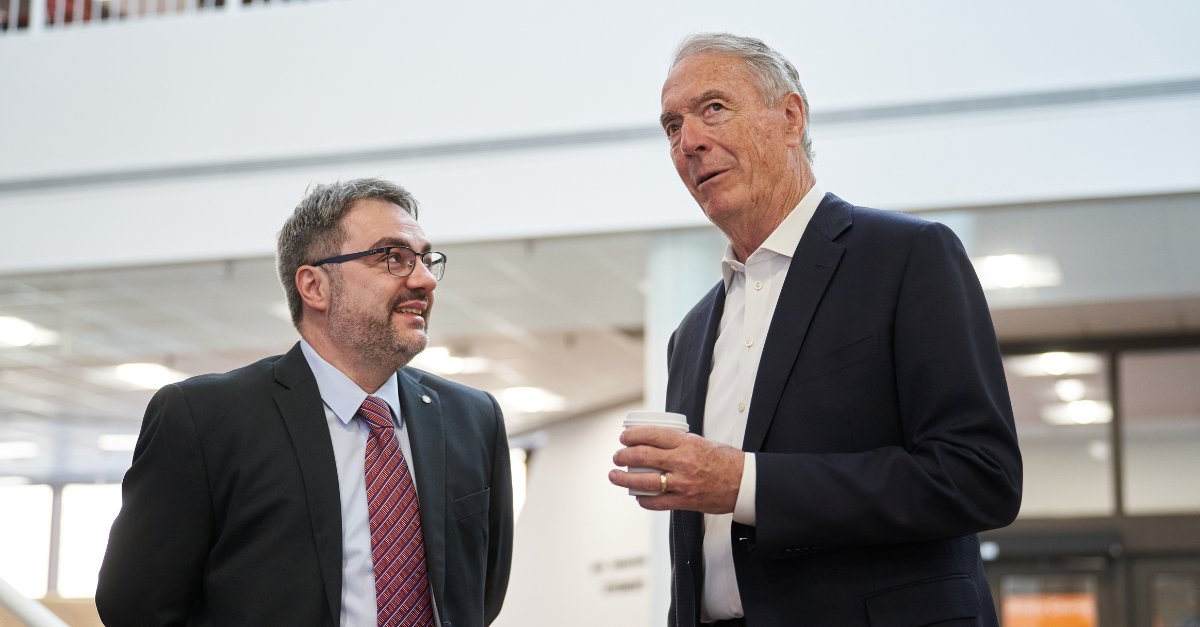 Asper School of Business (@asperschool) on Twitter photo Local business icon, philanthropist, Gerry Price announced as 2024 IDEA recipient
#iHeartAsper <a href="/umanitoba/">University of Manitoba</a>
Read more: news.umanitoba.ca/local-business… Local business icon, philanthropist, Gerry Price announced as 2024 IDEA recipient
#iHeartAsper <a href="/umanitoba/">University of Manitoba</a>
Read more: news.umanitoba.ca/local-business…