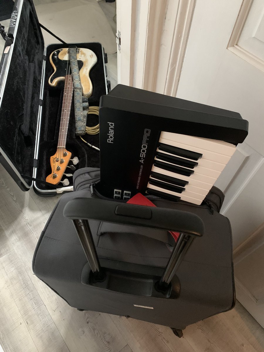 We’re on at 8pm tonight at <a href="/SPOCMusic/">St Pancras Old Church Music</a> 👌 see you there 🕊️