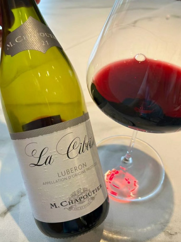 shimie01's tweet photo. Drink some red wine after lunch, it will be healthy and nourish your stomach https://t.co/8Q0CTBOY7H