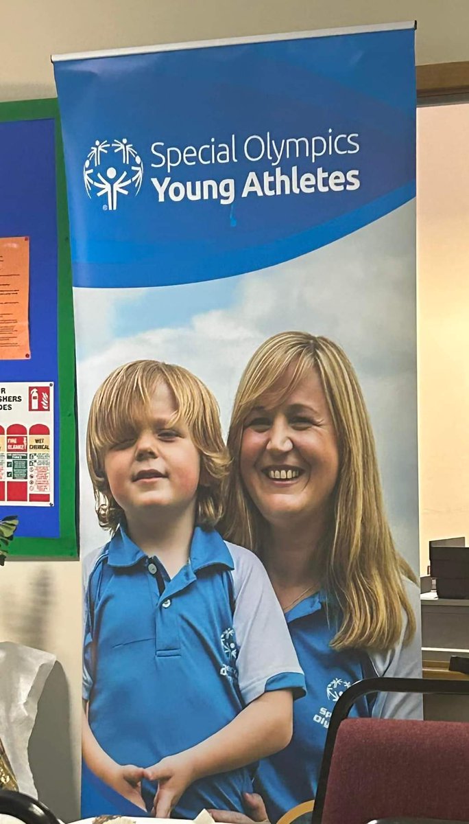 At Riverside School, Antrim with <a href="/Neilkelly13/">Neil kelly</a> for the launch of the Young Athlete Programme Launch, a new initiative for the school in partnership with Special Olympics Ulster. 
Riverside is the first NI school to introduce this for its pupils. 👏
communityni.org/organisation/s…