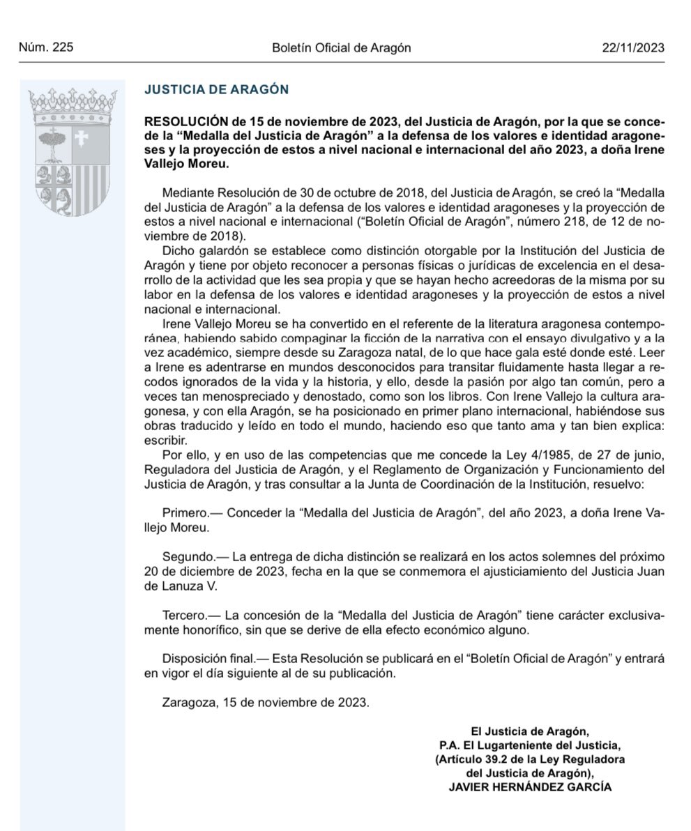 🏅La Medalla del Justicia de Aragón 2023 se ha concedido a <a href="/irenevalmore/">Irene Vallejo</a> por su defensa de los valores e identidad aragonesa.

Ha conseguido que la cultura aragonesa, y con ella Aragón, se hayan posicionado en el primer plano internacional, con su obras leídas por todo el mundo.