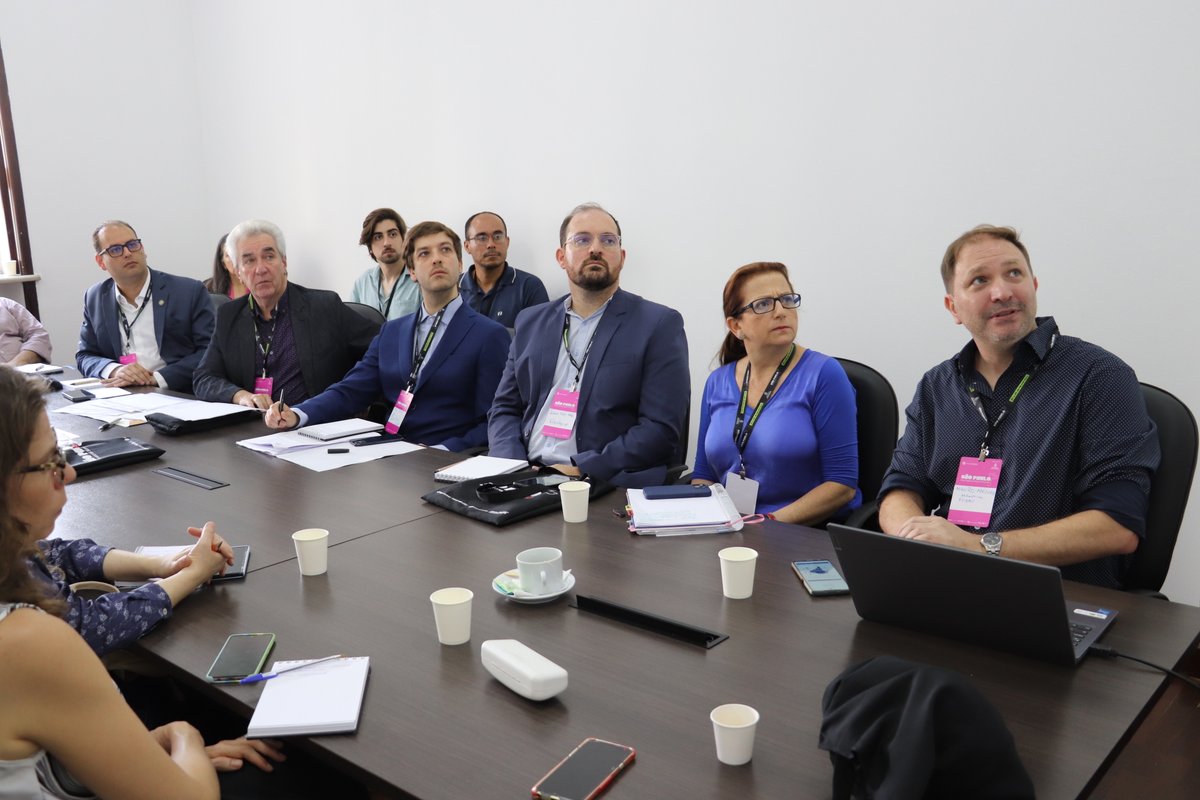 mercociudades's tweet photo. Durante su reunión en #CumbreMercociudades, la @UTPlanifEstrat presentó resultados del informe "Fortalecimiento de los procesos de planificación en las Mercociudades"; las ciudades dialogaron sobre las principales problemáticas y cómo las han abordado. https://t.co/DxeumoZ8JX