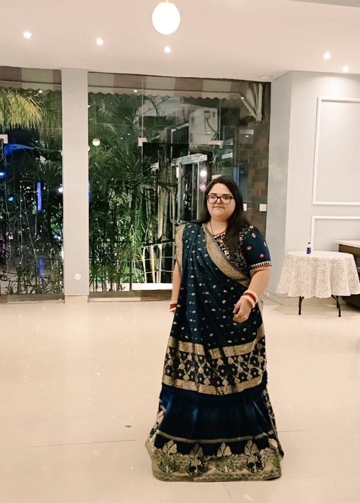 sanatani_soul1's tweet photo. Ok....My Traditional avatar!!!
❤️❤️ https://t.co/OZLN8Y2Hmo