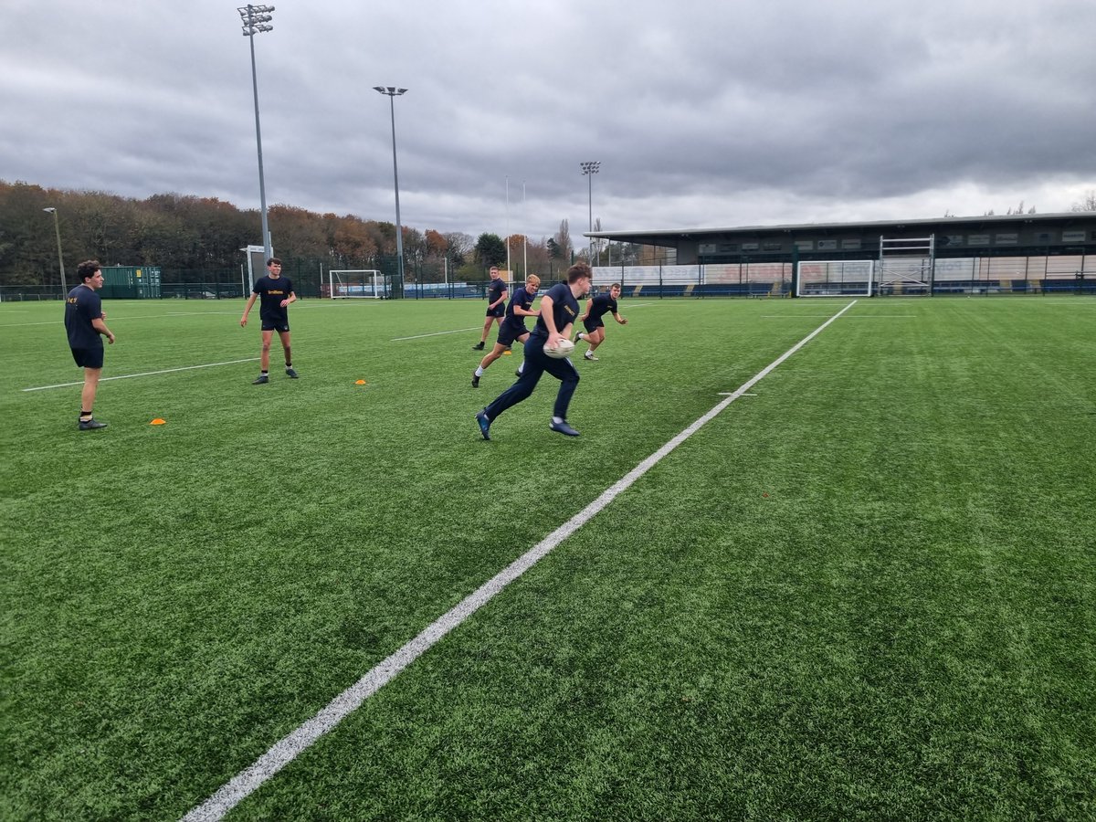 HillHouseRugby's tweet photo. 1st XV training from Castle Park, home of @DoncasterKnight Rugby this afternoon. A special thank you to Ollie Fox from the club for his work with our half backs. The 1st and 2nd XV face Woodhouse Grove at the stadium next Wednesday
#FindA https://t.co/MFiFB3r34b