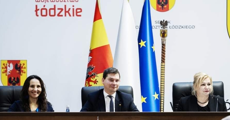 Z_Linkowski's tweet photo. 🙂Okrągła rocznica 5️⃣ lat temu ➡️ 22 listopada 2018 roku zostałem wybrany na Wiceprzewodniczącego Sejmiku Województwo Łódzkie  to wielki zaszczyt móc pracować w Prezydium Sejmiku dla mieszkańców regionu. 🤝‼️

💪💪#JedziemyDalej by rozwijać nasze Województwo 😉
#PracaDlaRegionu https://t.co/tPBN7ZjwIo
