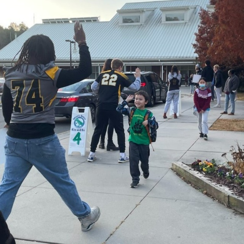 Last Fri., fall athletes from CHHS greeted MGES students as they arrived at school. The event was organized by CHHS senior Julia DePinto with enthusiastic support from MGES principal Amy Rickard.

📸: Julia DePinto, Amy Rickard, Tracey Hartman and Ellen DePinto

More on FB/IG!