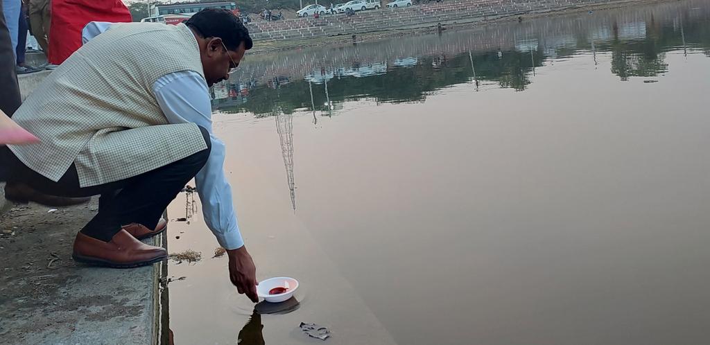 DCDMTonk's tweet photo. विधानसभा चुनाव-2023 एवं स्वीप अभियान के तहत आयोजित किए जा रहे सतरंगी सप्ताह के सातवें दिन बुधवार को नीले की थीम पर म्यूजिकल बैण्ड वादन, मतदाता जागरूकता रैली एवं लाल रंग की थीम पर मतदान वृक्ष एवं दीपदान कार्यक्रम के जरिए 25 नवंबर को मतदान करने की अपील की गई।
@CeoRajasthan https://t.co/NL7AthFoLq