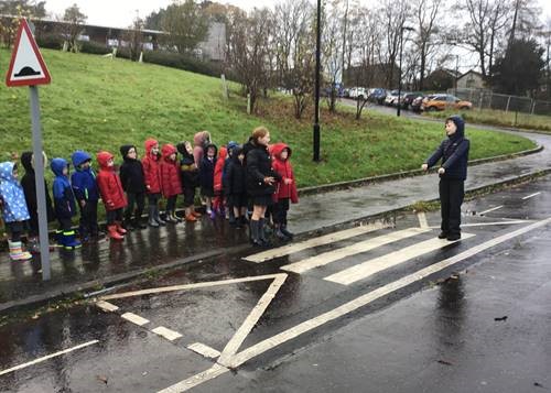 The rain did not stop our JRSO Team from teaching our P1 classes about crossing the road safely. 
#RoadSafetyWeek #pupilleadership