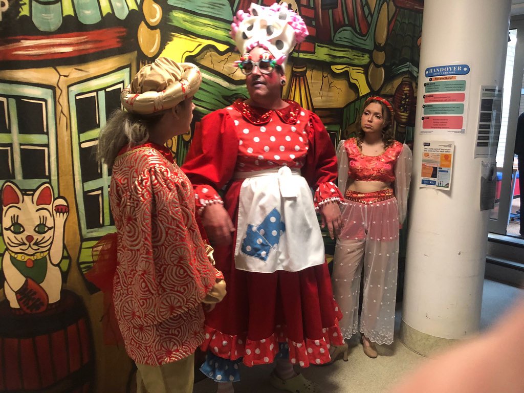 We had the wonderful @starlight_uk Panto company visit it us today performing Aladdin to some of our children and young people. They brought lots of laughter and happiness to @BHRChildhealth @BHRUT_NHS