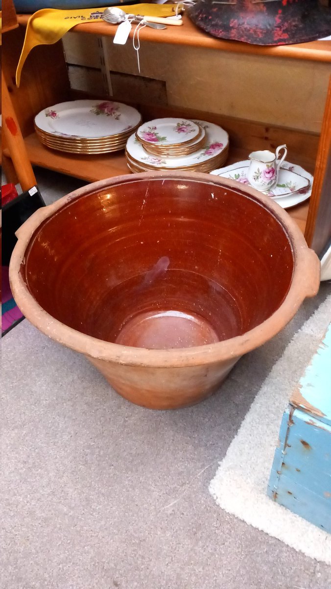 Busy day today an 8.30 delivery to St Clears then an Auction until 2.45pm then back to the #Antique Centre with the new stock. Just about to go home work done 😴