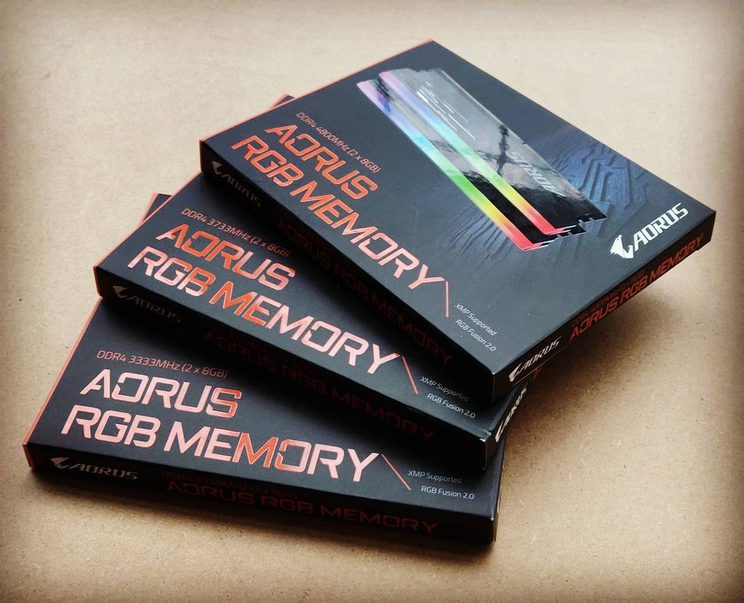 AORUS_ZA's tweet photo. Ohh the memories!

#aorus #gigabyte #pcparts #pccomponents #pcassembly #pcbuilding #pcbuild #ram #pcram #pcmemory #rgbram #pcmr https://t.co/U6RopSMmWy