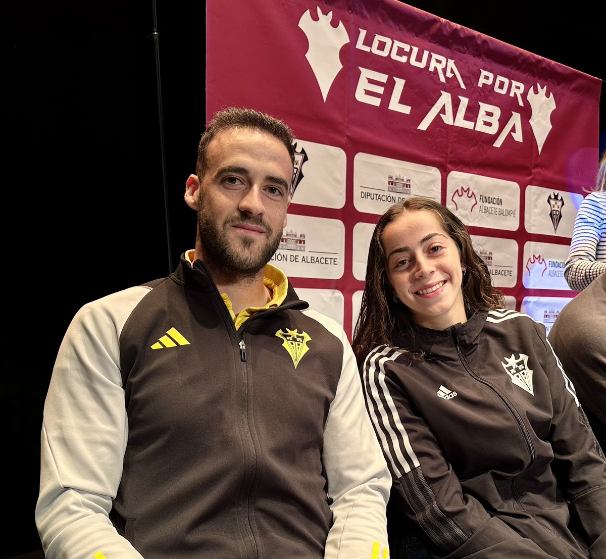 ¡Ya estamos aquí, Chinchilla! 🥹 

Qué ganas y qué bonita es esta #LocuraPorElAlba 🫶🏻