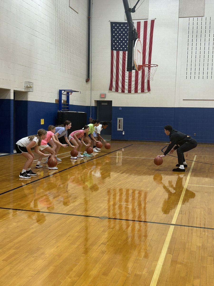 LeskoMomma's tweet photo. Had some great help for our 5/6 boys &amp; girls NAA travel teams practice this morning! https://t.co/cKFwXo5746
