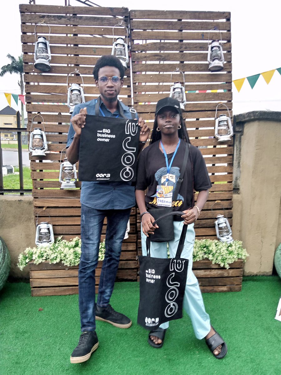 PraisseOmosu's tweet photo. Totebags sponsored by #usecora from @Theroothub today. 😁
@lil_black_p 
#StartConFest23 #roothub
#StartConFest https://t.co/PlnjV4KdmY