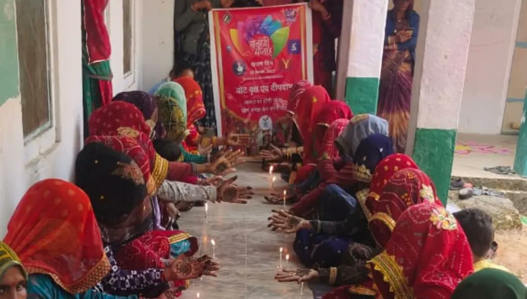 eronawan's tweet photo. आज विधान सभा क्षेत्र नावा मे  सतरंगी सप्ताह का सातवां दिन जिसे उत्सव के रूप में मनाया गया टारगेट गु्रप Ethical &amp; Informed Voting गतिविधि Vote Tree &amp; Deepdan  करवाई गई! ‘‘लालच पर होगी चोट सोच समझ कर करेंगें वोट‘‘
 @DmNagaur 
#RajasthanElection2023 https://t.co/cReClSbQ1R
