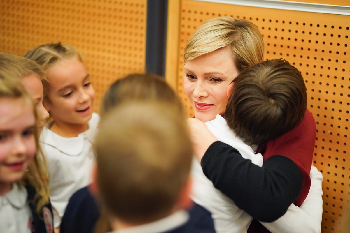 monaco__info's tweet image. Prévention plutôt qu&apos;intervention !

334 enfants de la Principauté, en classe de CP, ont participé à une matinée de sensibilisation à la noyade en présence de S.A.S. la Princesse Charlène de Monaco, au @Grimaldi_Forum.

@GvtMonaco
