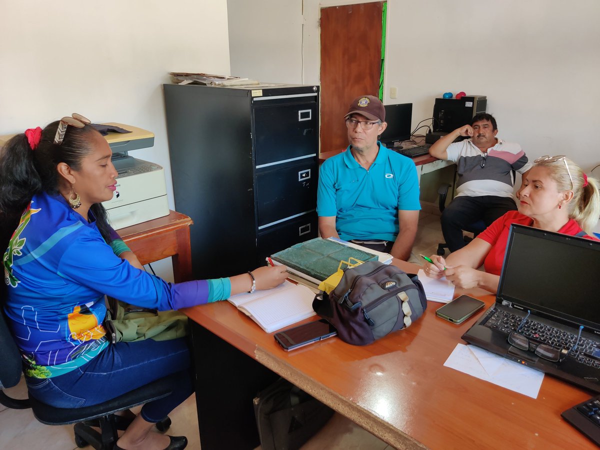 FiramrAmazonas's tweet photo. Desde #Amazonas continuamos consolidando la estructura del #FIRAMR, en tal sentido desarrollamos reunión de evaluación e incorporación en roles específicos para el sector mujeres el día de hoy.
#MiTierraNoSeNegocia
@chacon_orop
@rattia_oscar
@SandraL56634702
@Apierick https://t.co/xRdBKlfzkX