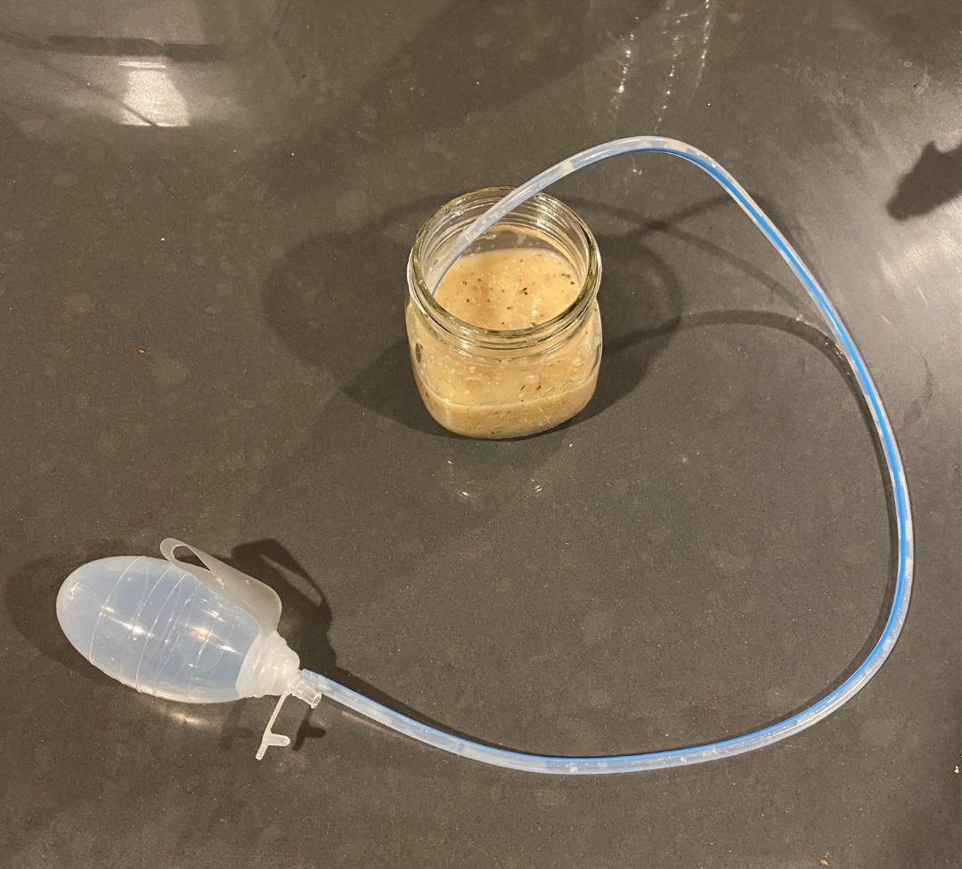 Thanksgiving week 🦃rerun: Redo of the 'drain experiment'🧵from 18 months ago: Here I reexamine the ability of different drains to evacuate Italian salad dressing from a mason jar. Also I've taken bits out of other 🧵to show a few general things about drain sizes. (1/ )