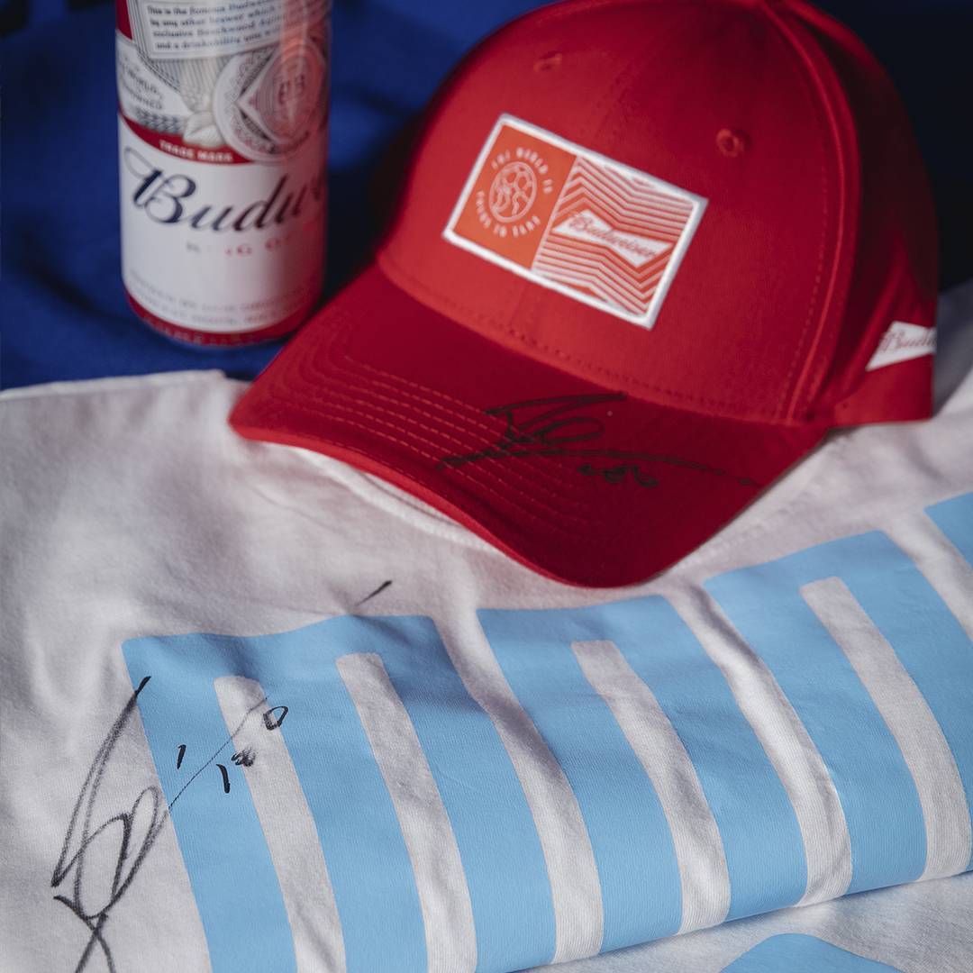 budweiser_ar's tweet photo. Otro triunfo de Leo en el Maracaná. Vamos a festejar. 😎

Dale RT y seguinos para participar de la gorra firmada por el 🔟 https://t.co/q6HzSzBS5S
