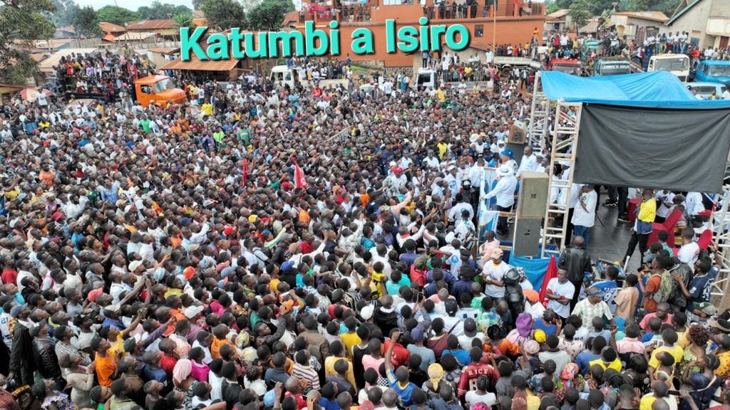 YvesBuya1's tweet image. #RDC 3 sorties, 3 réussites du numéro 3,@moise_katumbi. À #Kisangani, #Buta, #Isiro.
La machine @moise_katumbi prend tout au sérieux et ne badine pas. Pas un seul fiasco. Ici ça ne ment pas, ça ne téléphone pas, ça drone... 
@Ensemble_MK, @MichaelTshi