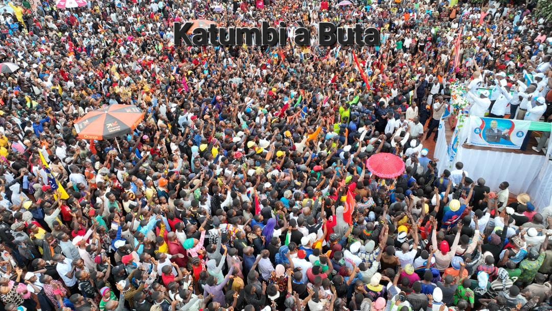 YvesBuya1's tweet image. #RDC 3 sorties, 3 réussites du numéro 3,@moise_katumbi. À #Kisangani, #Buta, #Isiro.
La machine @moise_katumbi prend tout au sérieux et ne badine pas. Pas un seul fiasco. Ici ça ne ment pas, ça ne téléphone pas, ça drone... 
@Ensemble_MK, @MichaelTshi