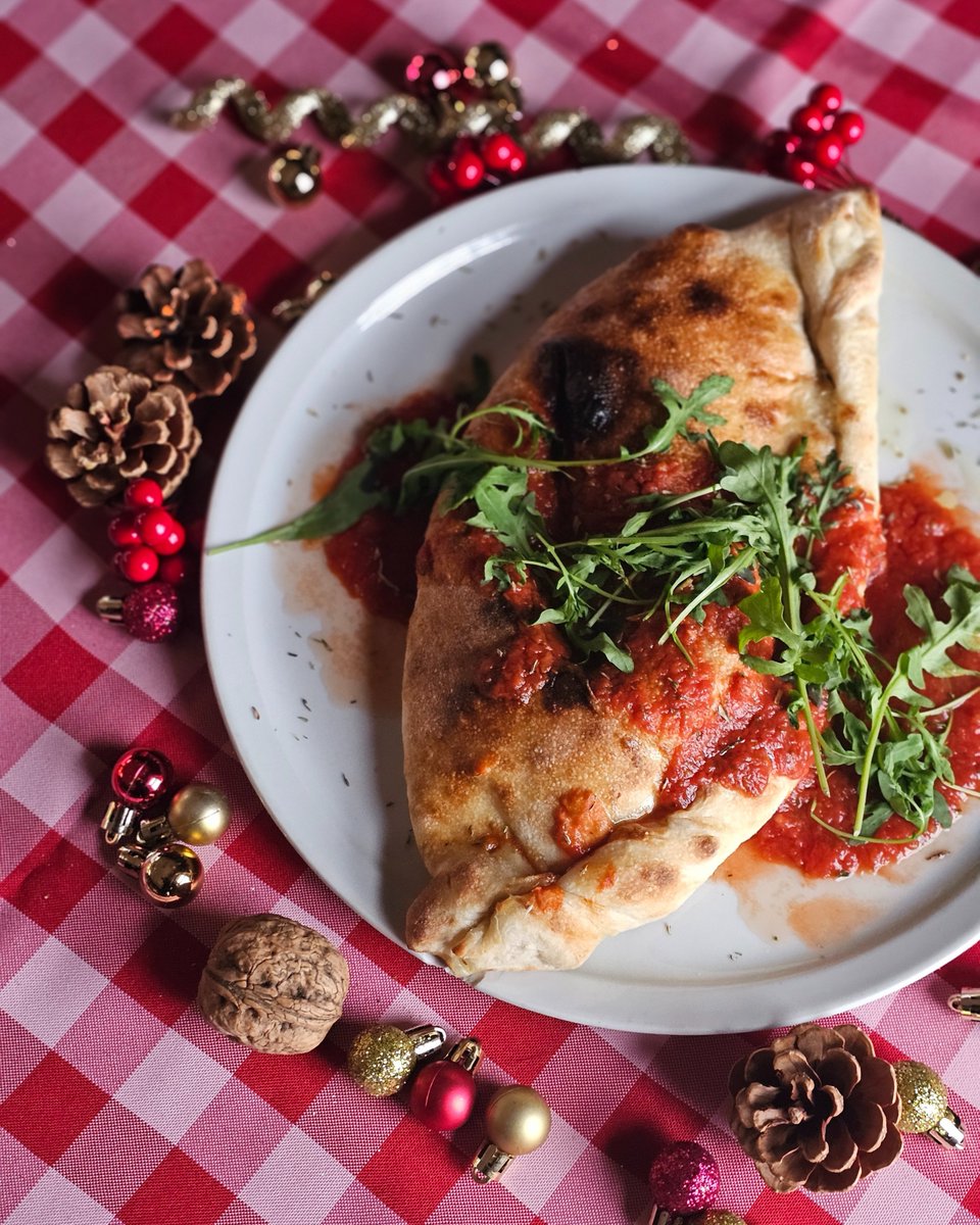 TarantinoBwd's tweet image. Have you taken a peek at our festive Christmas menus yet? Secure your table and make this holiday season merry and delicious! Book your table now and let the festivities begin!
tarantinobrentwood.co.uk/christmas

#readyforservice #calzone #calzonepizza #bestrestaurant #foodinbrentwood
