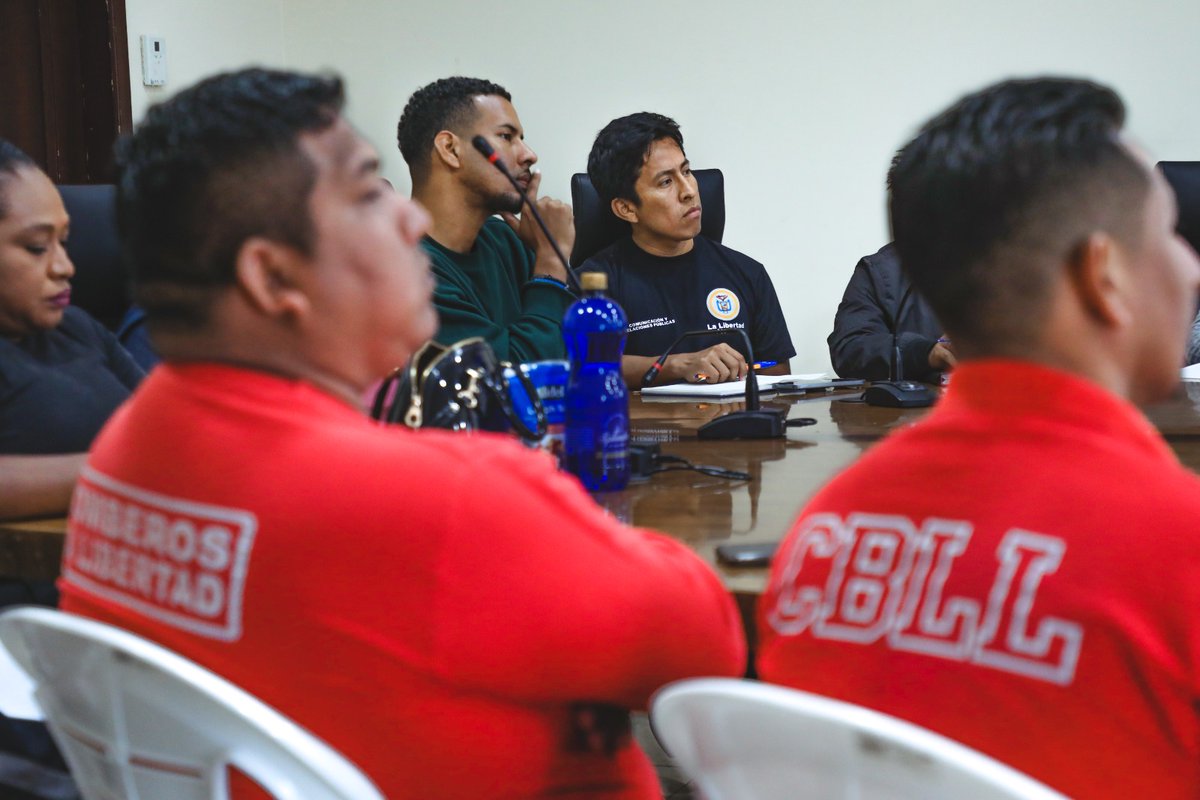 Segunda jornada del Curso de Investigación de Incendios, desarrollando temas como Ciencia del fuego, NFPA 1033, NFPA 921, Metodología de Investigación, Efectos y Patrones de fuego.