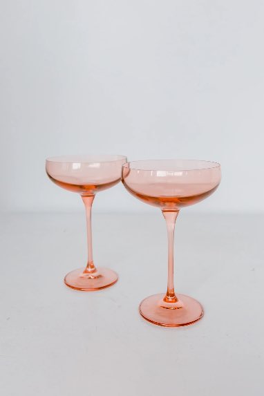thecimonalisa's tweet photo. Instead of buying from Amazon, support a Black owned business for the holidays and order from Estelle Colored Glass. They have a wide variety of colors, glassware types, and even have some cute glass cake stands!

https://t.co/2eXgVXBPgP https://t.co/Lr5VmWRpdV