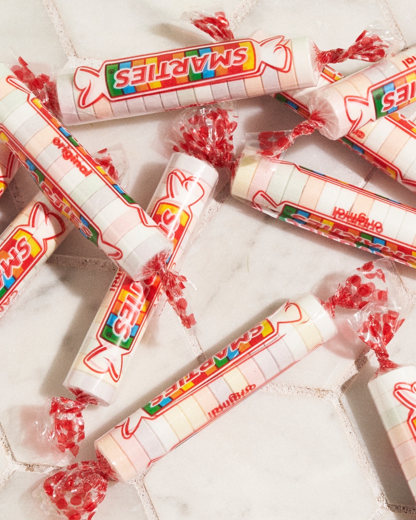 🍬🍭 G I V E A W A Y 🍭🍬 We're treating ONE (1) luck winner to a @smarties candy surprise box! TO ENTER⁠:⁠ 🍬 follow @smarties ⁠ 🍬 like + rt 🍬 reply SMARTIES