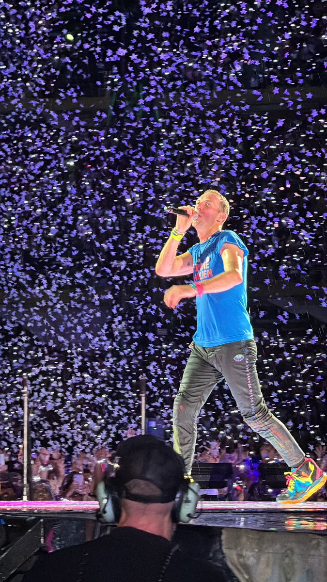 OfficialJoannaJ's tweet photo. What an absolutely magical night with @coldplay ✨

This was my view and it was nothing but perfect. Worth all the queues 😋

#ColdplayinKL https://t.co/gJhEL7DjVd
