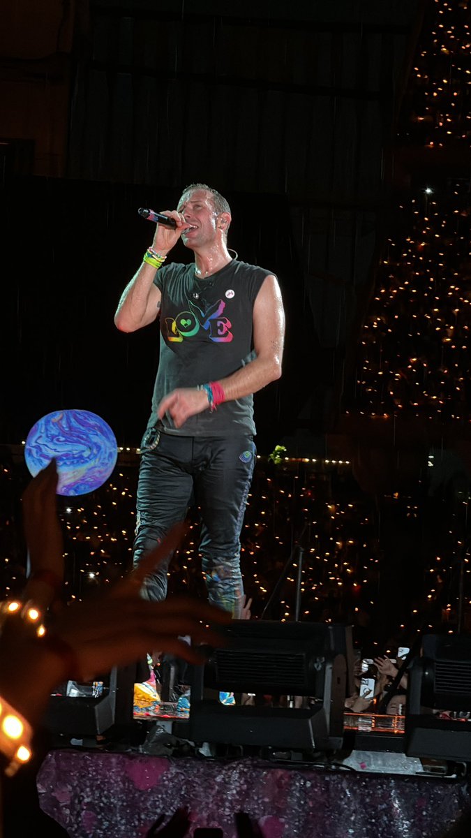 OfficialJoannaJ's tweet photo. What an absolutely magical night with @coldplay ✨

This was my view and it was nothing but perfect. Worth all the queues 😋

#ColdplayinKL https://t.co/gJhEL7DjVd