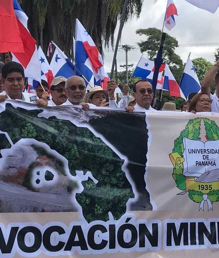 IEA_UP's tweet photo. El IEA de la UP participó de la marcha universitaria pacífica hacia la Corte Suprema de Justicia para exigir el fallo de inconstitucionalidad de la ley 406 del Contrato Minero. https://t.co/OgZVH8AMSE