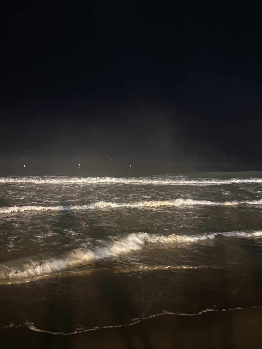 letmysoul0ut's tweet photo. la nuit https://t.co/vgP8imbCTh