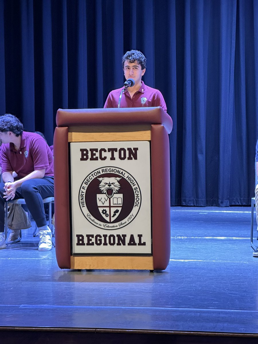 BectonHS's tweet image. Good effort by #BectonsBest NHS Members at today’s spelling bee 🐝 🕯️🕯️🕯️