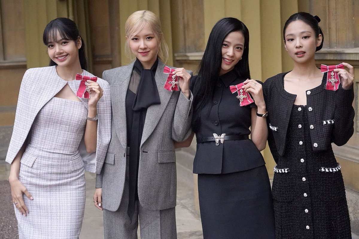 Blackpink have received MBE Honors From King Charles at Buckingham Palace.

More: rollingstone.com/music/music-ne…