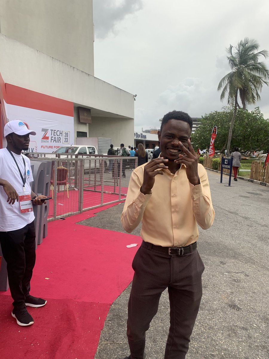 Akym__Tobi's tweet image. Today at the #ZenithTechFair 

We go again tomorrow 

#ZenithTechFairDay
#dataFam