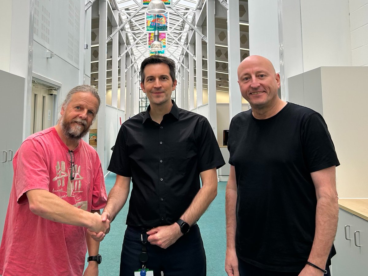 Great meeting with Anthony Kelly at Kingston Park primary. Another school who have recently started using our music resource. 
<a href="/HeadteacherChat/">HeadteacherChat</a> <a href="/WeAreTheMU/">Musicians' Union</a> @NorthernEdTrust <a href="/Kingston_Pk_sch/">Kingston Park Primary School</a> 
hashtag#musiceducation hashtag#music hashtag#musicteachers hashtag#education