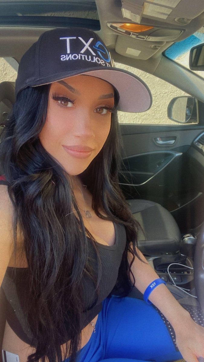 nicelysynthia's tweet photo. 💙🦋 https://t.co/2xEcvCMpZN