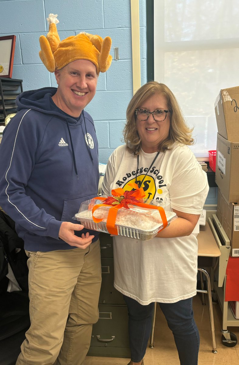 RobergeES's tweet photo. A big shout out to the Roberge 4th grade for holding their annual food drive.  They surpassed their goal and collected a total of 1,287 items to donate to The Food Brigade in Dumont.  Because of their generosity, the food pantry was able to feed 1,200 families. https://t.co/g67mVrDPqY