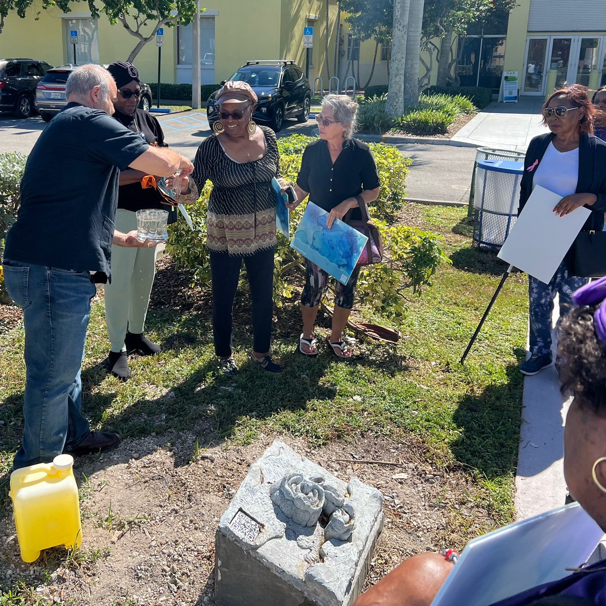 Xavier Cortada Foundation tweet media