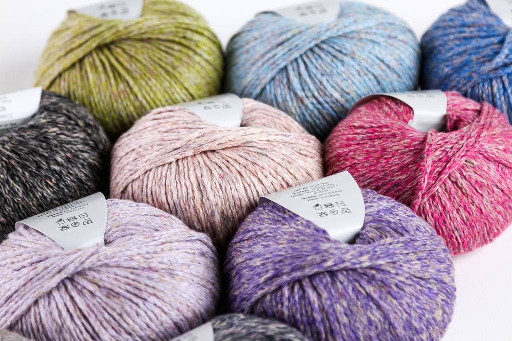 We've got some super awesome Black Friday deals coming your way ✨ But if you're eager to stock up your stash right now, we've got some great deals to fulfil all your crafty cravings 🧶 Start saving here! &gt;&gt; l8r.it/Poer