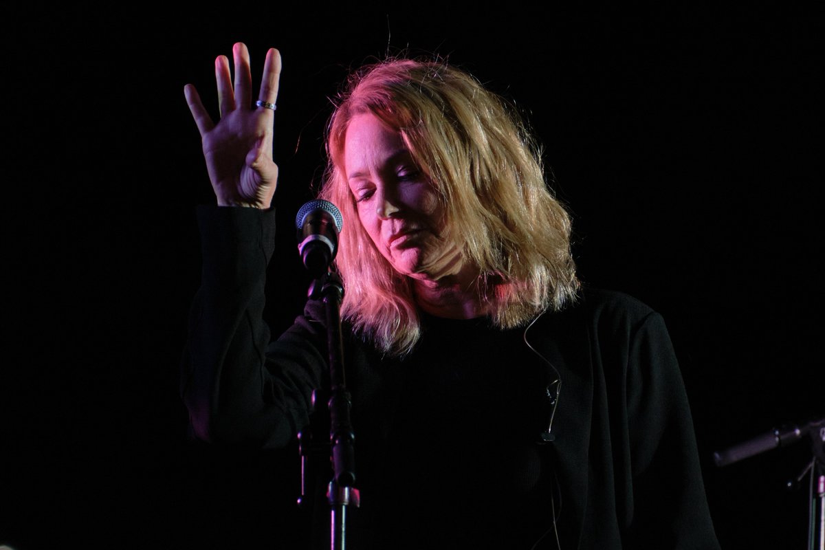 Kim Rhodes at SNS/Luau 2023

#SPNHI